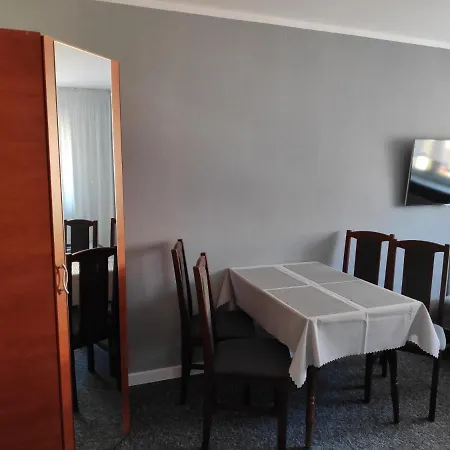 Δωμάτια σε οικογενειακή κατοικία Goscinne Moli