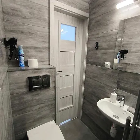 Δωμάτια σε οικογενειακή κατοικία Goscinne Moli