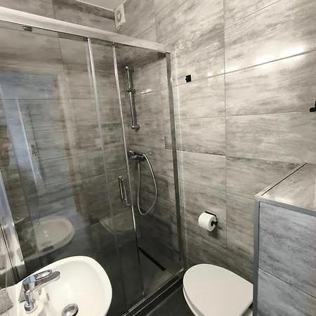 Goscinne Moli Homestay Leba